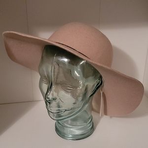 New Wool/Felt Beige Hat
